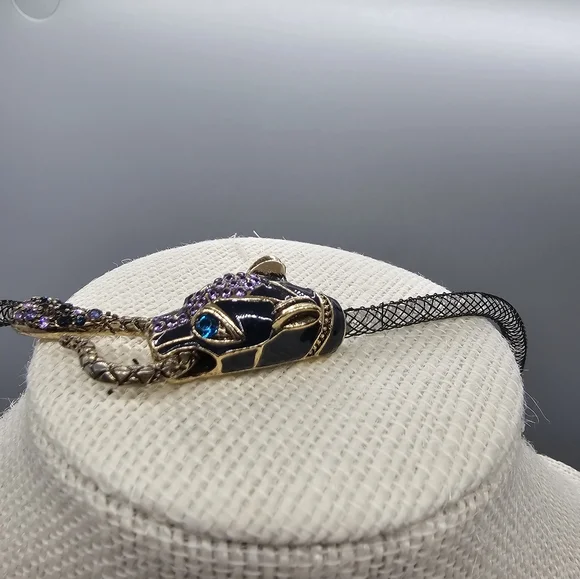 BETSEY JOHNSON SILVER CRYSTALS FILLED MESH TEAL PANTHER HEAD CHOKER NECKLACE - Picture 6 of 13